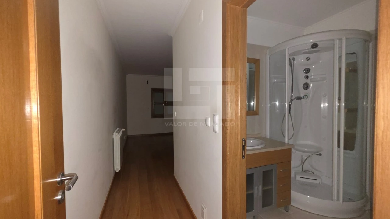 Apartamento T2 para Venda em Venteira Foto 15