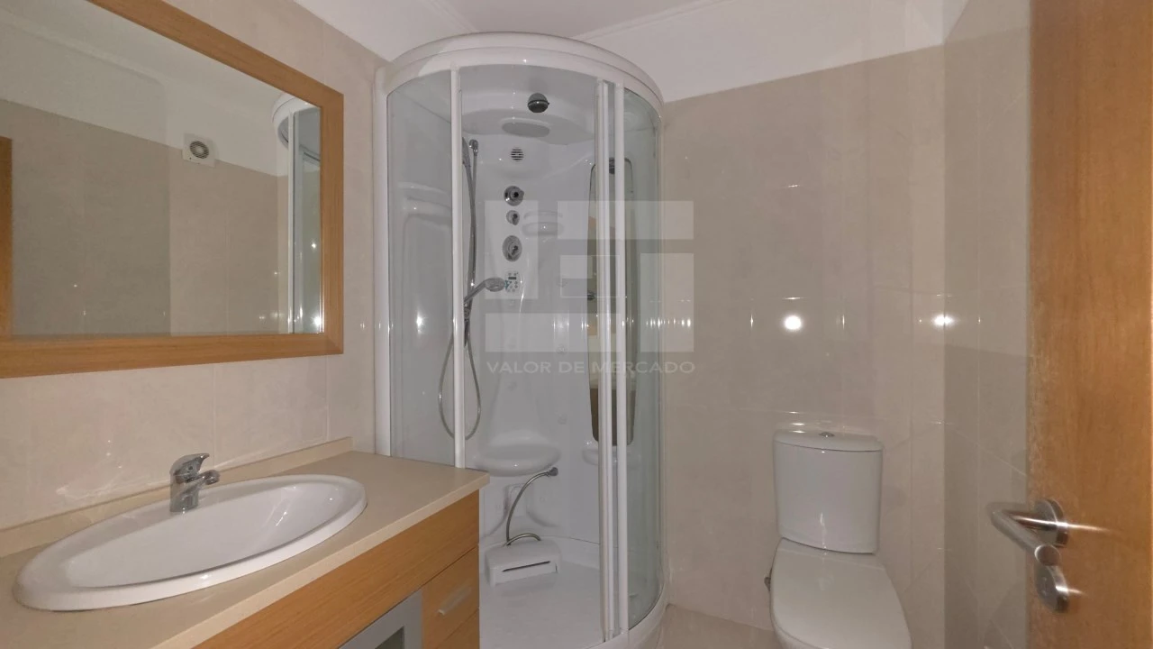 Apartamento T2 para Venda em Venteira Foto 17