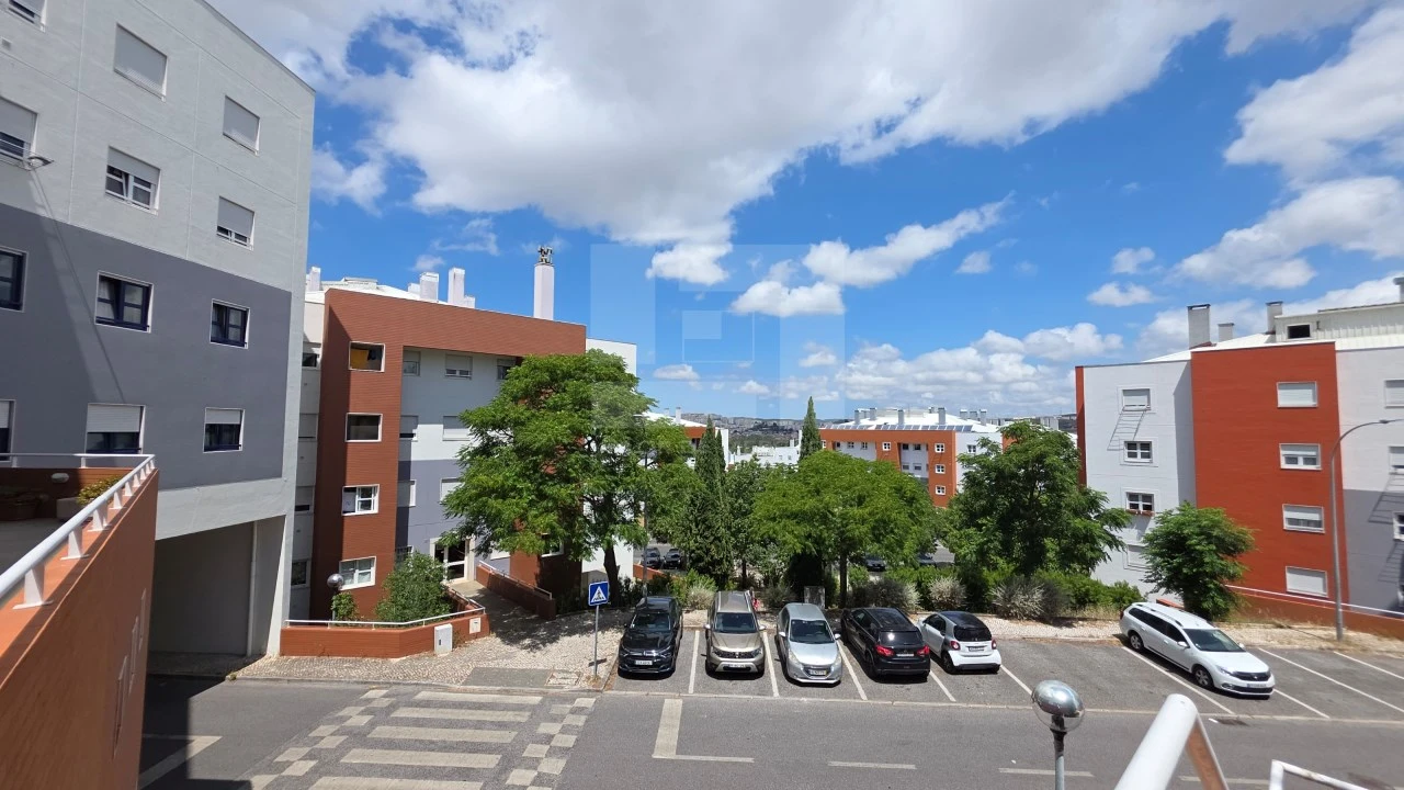 Apartamento T2 para Venda em Venteira Foto 26