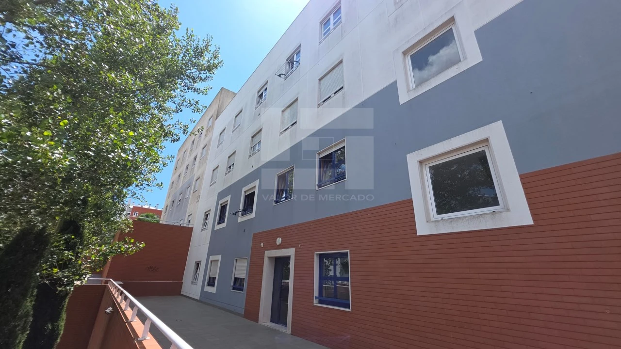 Apartamento T2 para Venda em Venteira Foto 27