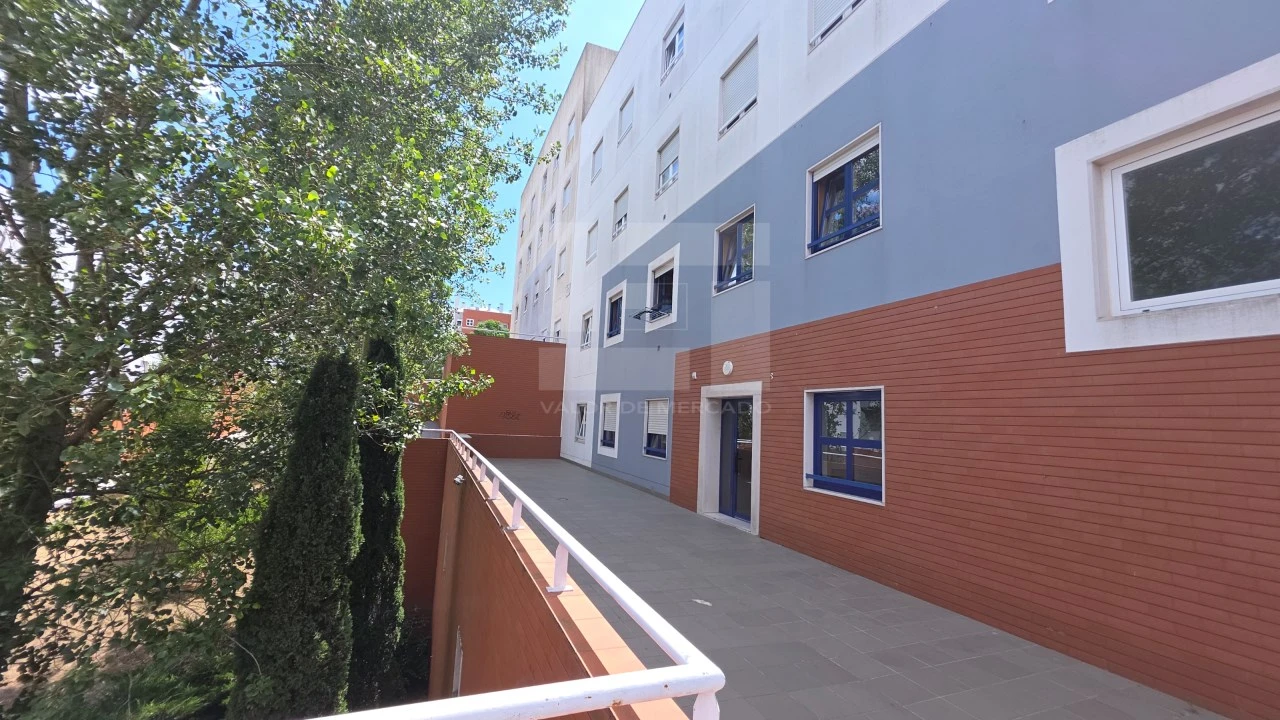 Apartamento T2 para Venda em Venteira Foto 28
