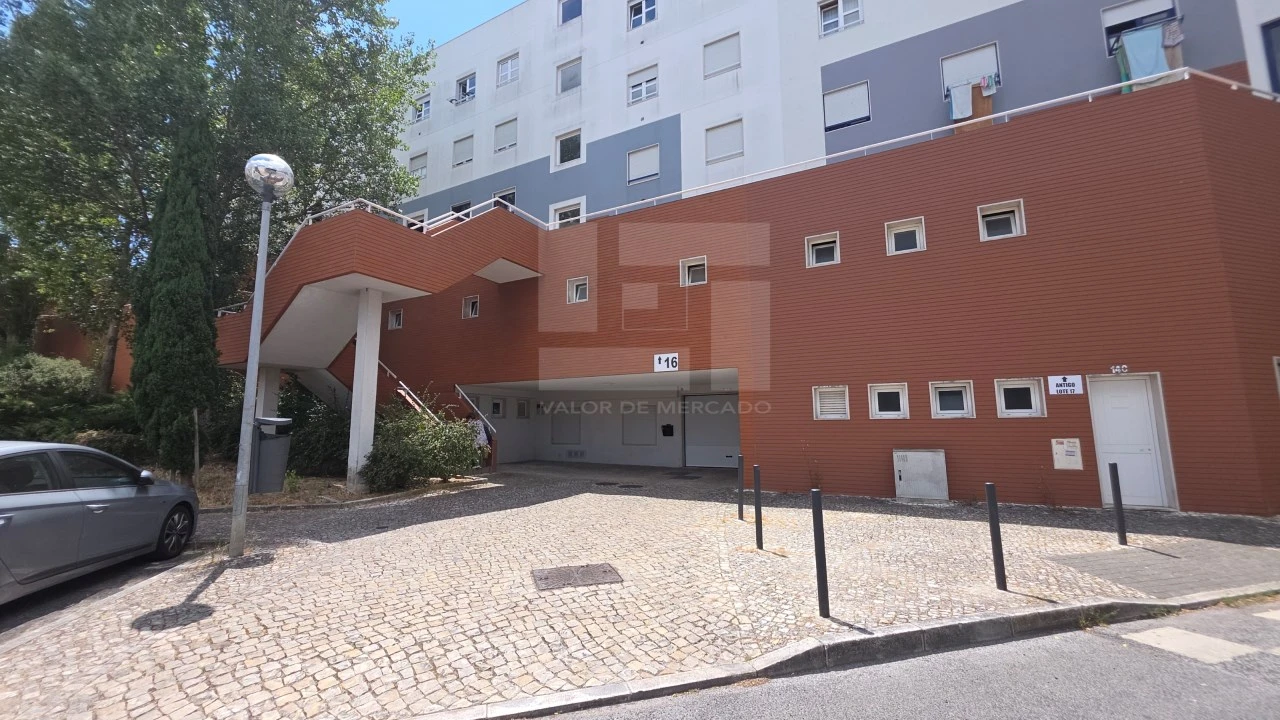 Apartamento T2 para Venda em Venteira Foto 29