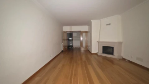 Apartamento T2 para Venda em Venteira
