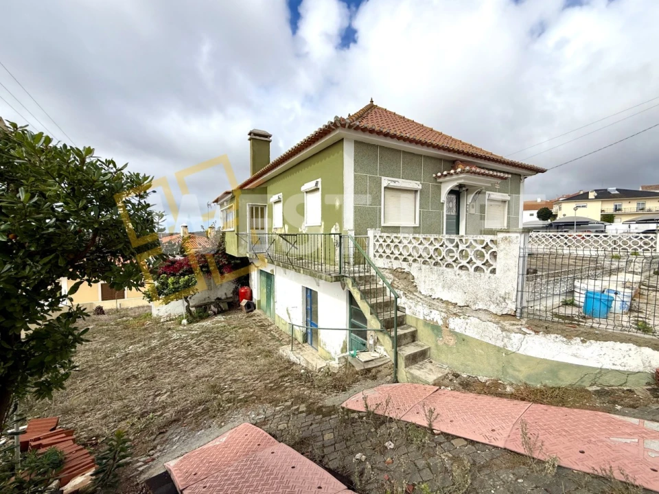 Moradia T4 para Venda em Encarnação Foto 2