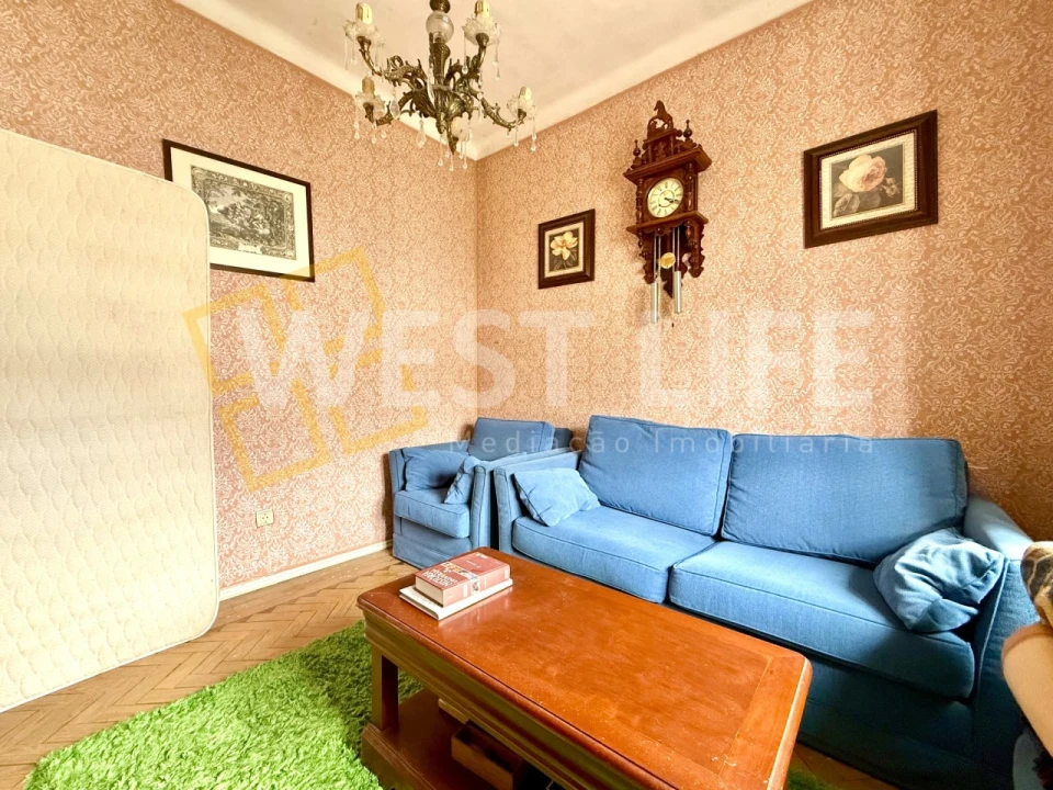 Moradia T4 para Venda em Encarnação Foto 4