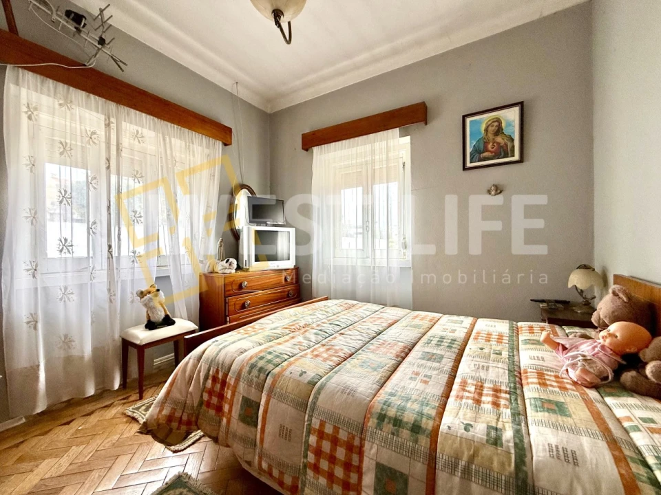 Moradia T4 para Venda em Encarnação Foto 9