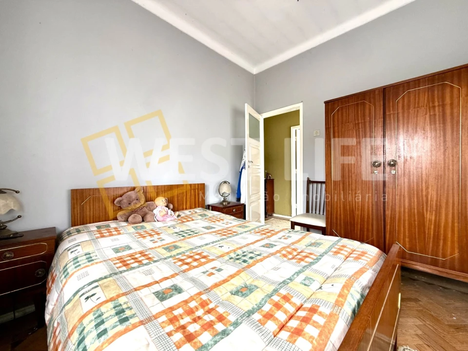 Moradia T4 para Venda em Encarnação Foto 10