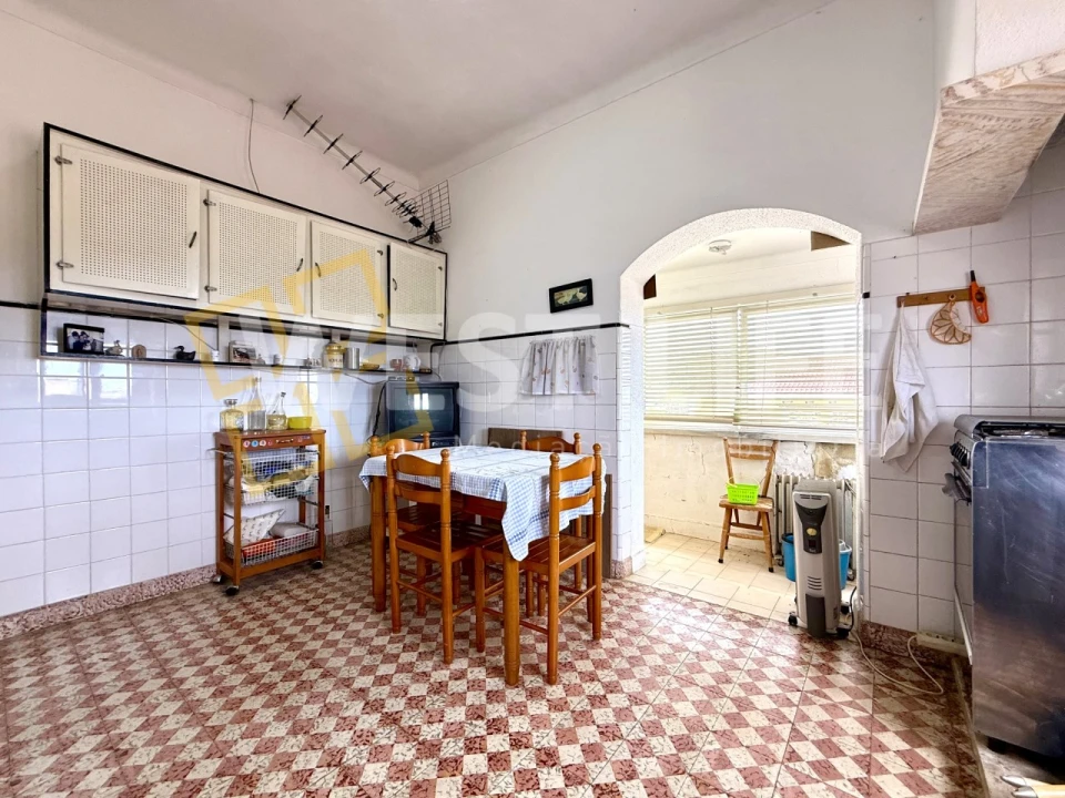 Moradia T4 para Venda em Encarnação Foto 11