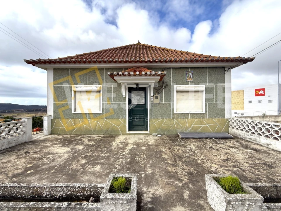 Moradia T4 para Venda em Encarnação Foto 21