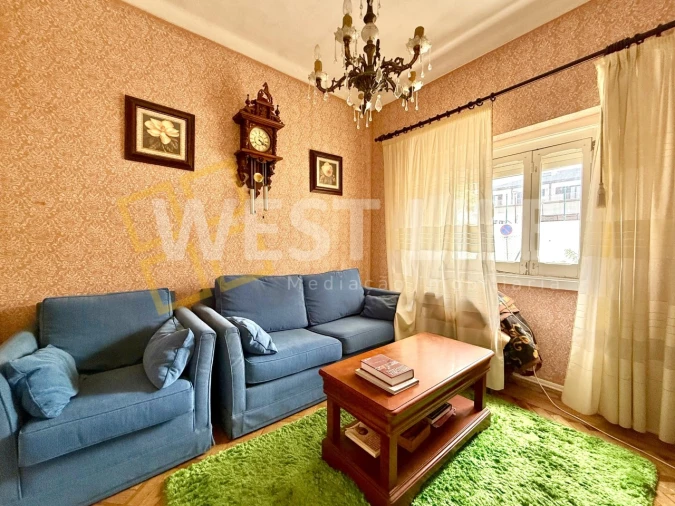 Moradia T4 para Venda em Encarnação Foto 3