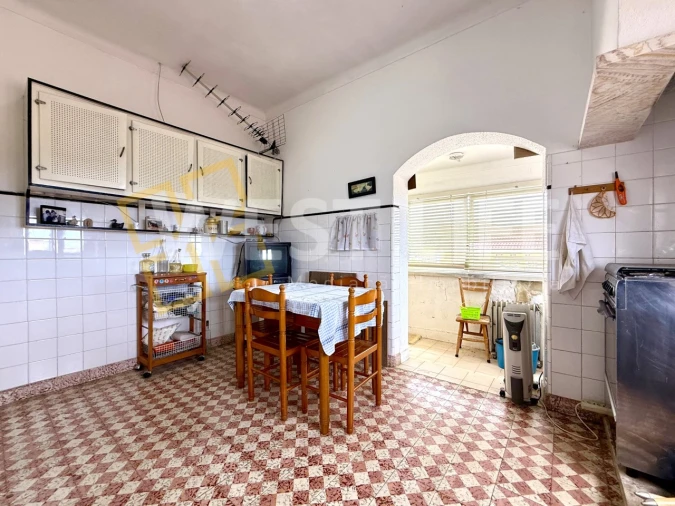 Moradia T4 para Venda em Encarnação Foto 11