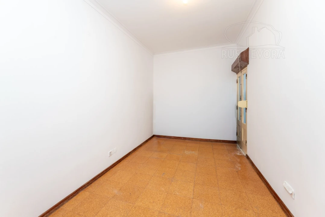 Moradia T4 para Venda em Malagueira e Horta das Figueiras Foto 24