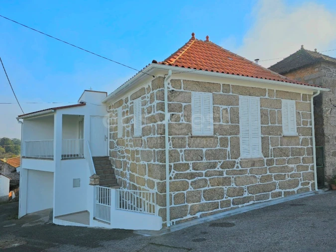 Moradia T2 para Venda em Santa Comba Dão e Couto do Mosteiro Foto 1