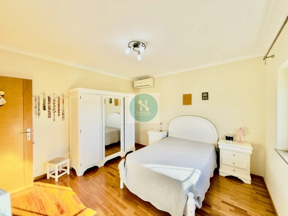 Moradia T4 para Venda em Sabariz Foto 20