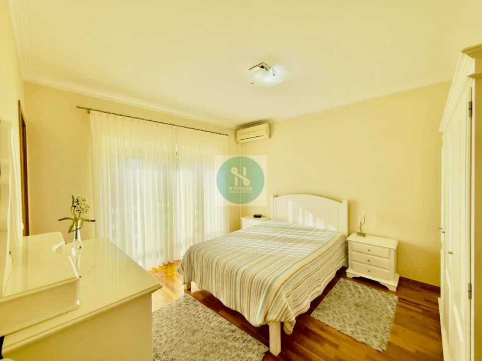 Moradia T4 para Venda em Sabariz Foto 22