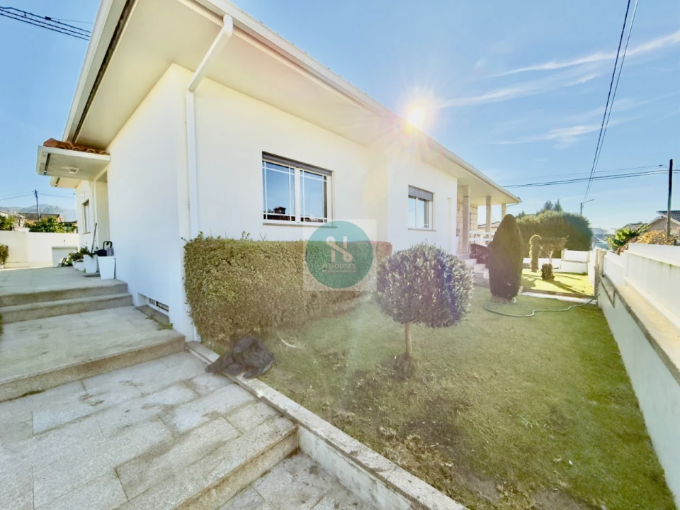 Moradia T4 para Venda em Sabariz Foto 30