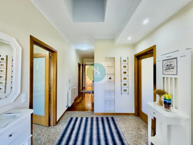 Moradia T4 para Venda em Sabariz Foto 5