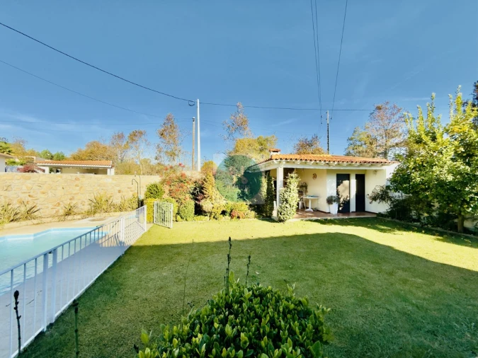 Moradia T4 para Venda em Sabariz Foto 33