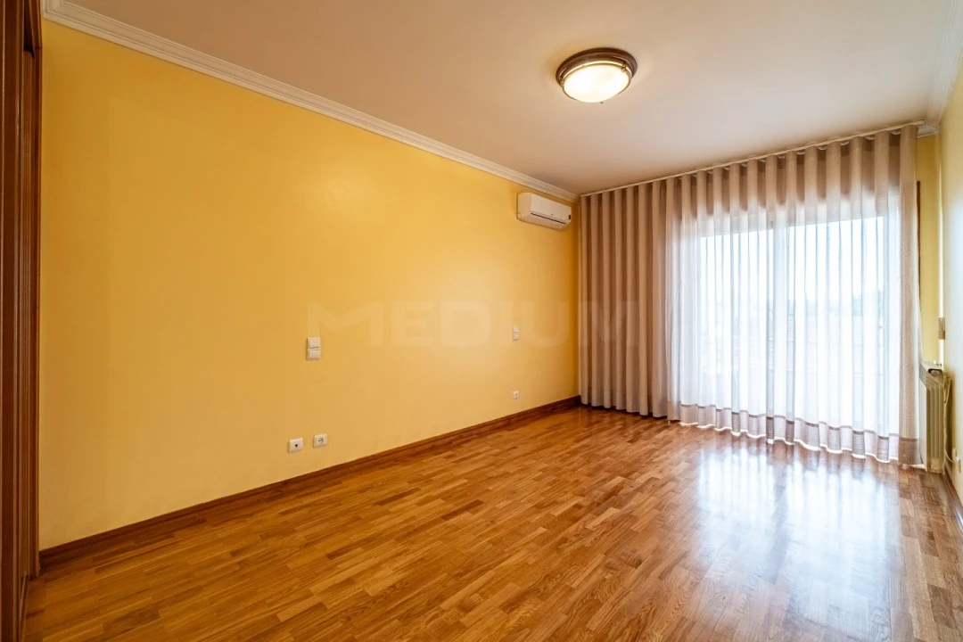 Apartamento T3 para Venda em Nogueira e Silva Escura Foto 12