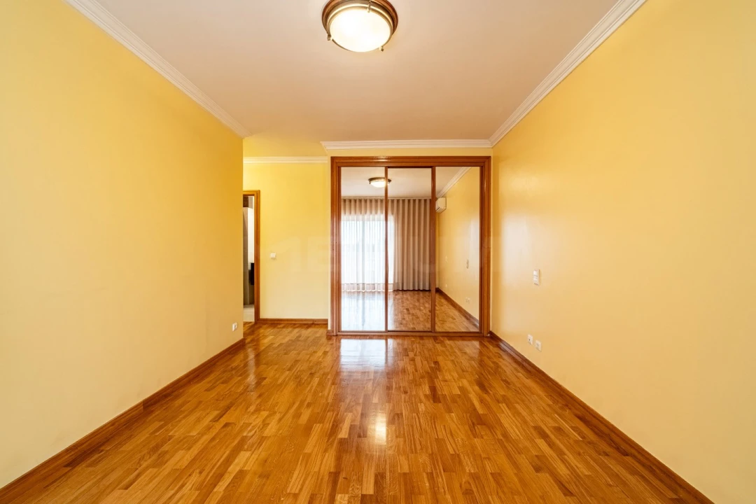 Apartamento T3 para Venda em Nogueira e Silva Escura Foto 14