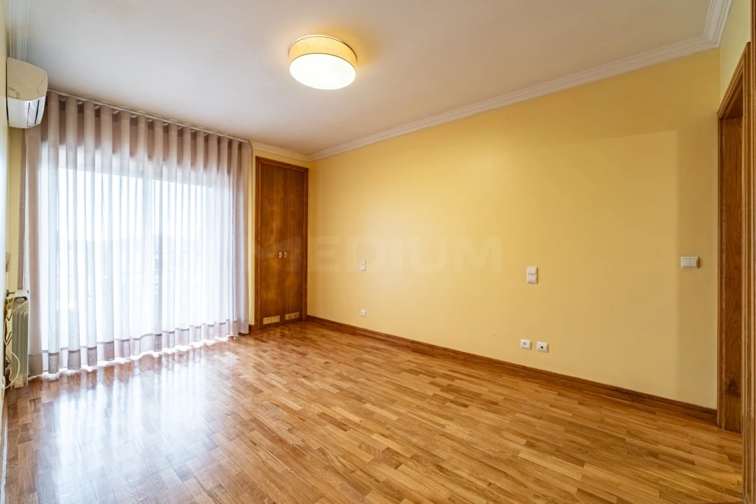 Apartamento T3 para Venda em Nogueira e Silva Escura Foto 19