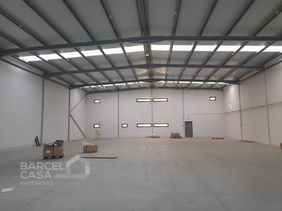 Armazém para Arrendamento em Roriz Foto 4