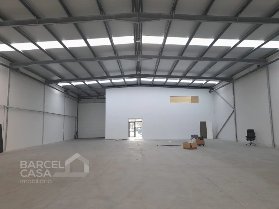 Armazém para Arrendamento em Roriz Foto 5