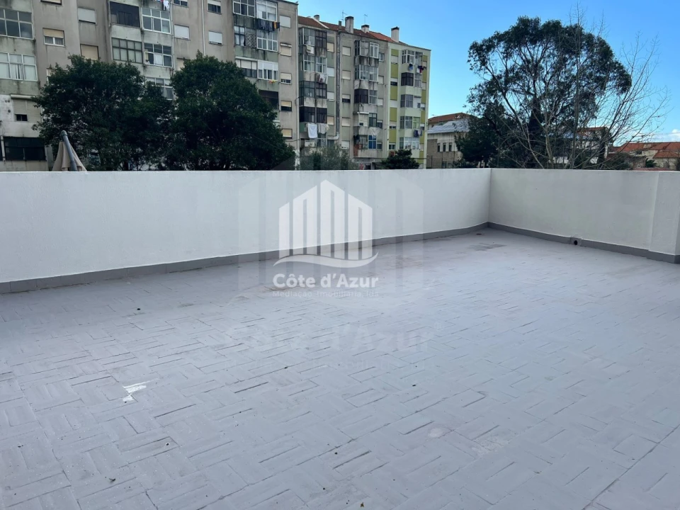 Loja para Venda em Alto do Seixalinho, Santo André e Verderena Foto 2