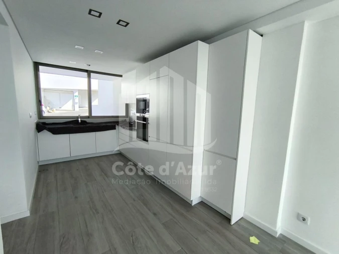 Moradia T3 para Venda em Sesimbra (Santiago) Foto 8