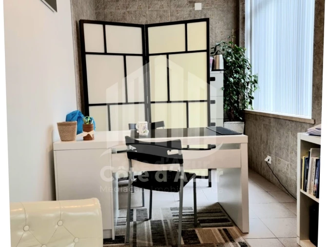 Loja para Venda em Sesimbra (Castelo)