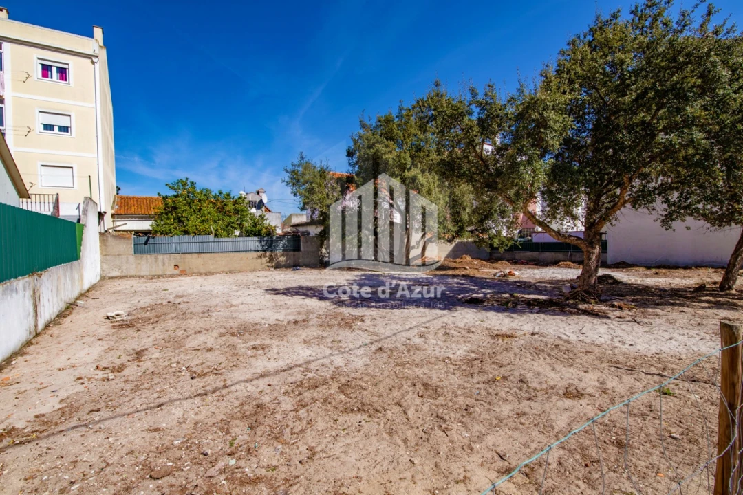 Terreno para Venda em Quinta do Conde Foto 1