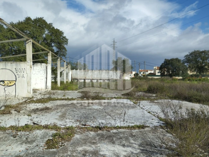 Terreno para Venda em Santo Antonio da Charneca Foto 3