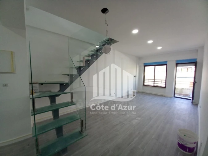 Apartamento T3 para Venda em Costa da Caparica Foto 2