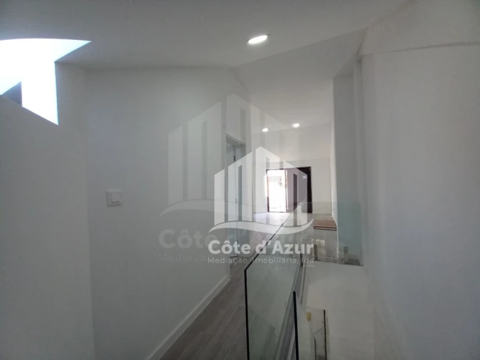 Apartamento T3 para Venda em Costa da Caparica Foto 4