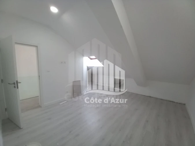 Apartamento T3 para Venda em Costa da Caparica Foto 5