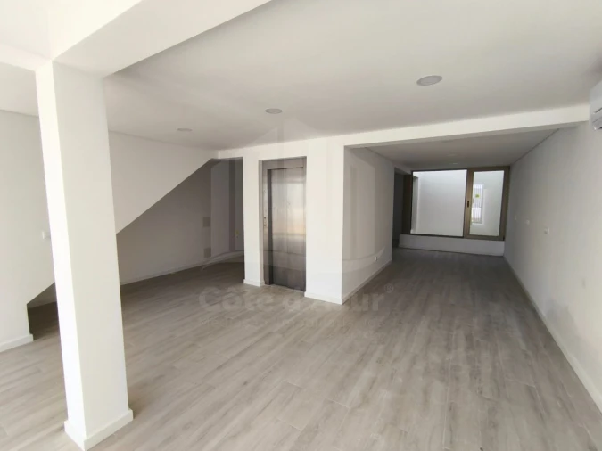 Moradia T3 para Venda em Sesimbra (Santiago) Foto 6