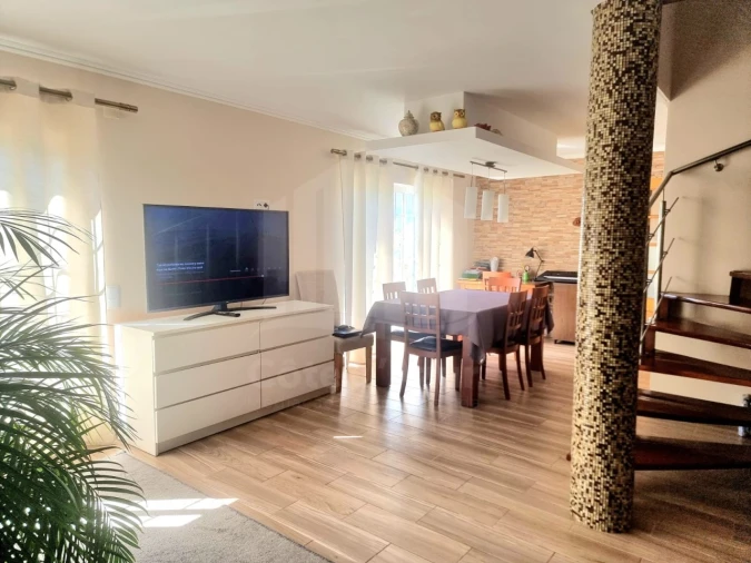 Moradia T3 para Venda em Sesimbra (Castelo) Foto 4