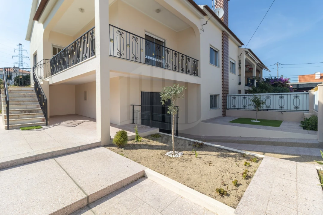 Moradia T2 para Venda em Quinta do Conde Foto 1