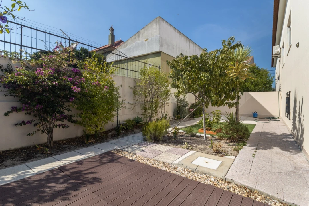 Moradia T2 para Venda em Quinta do Conde Foto 15