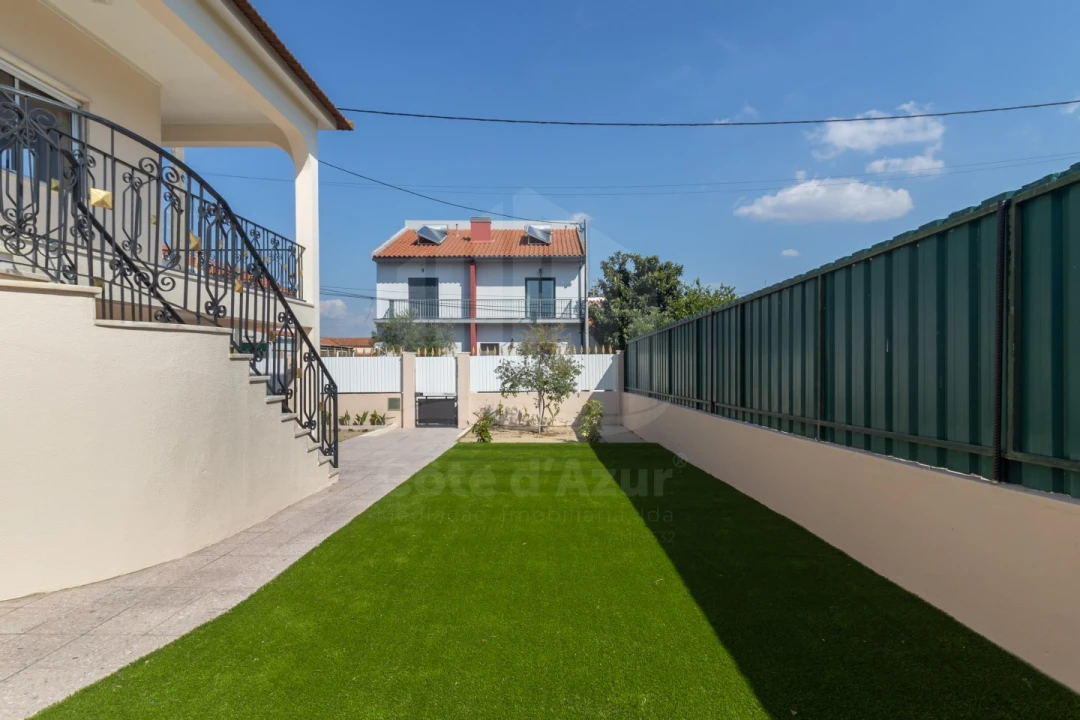 Moradia T2 para Venda em Quinta do Conde Foto 16