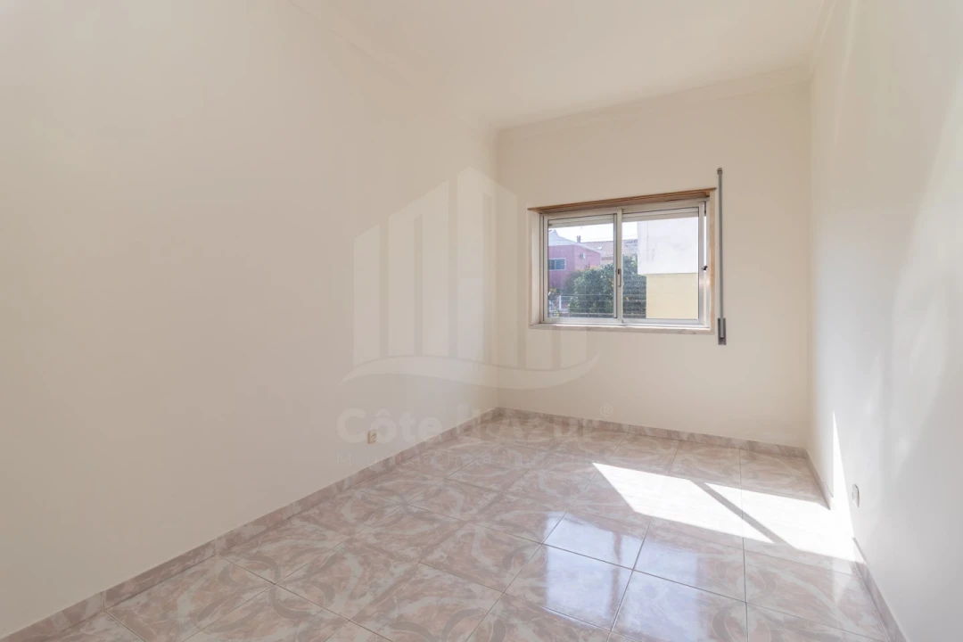 Moradia T2 para Venda em Quinta do Conde Foto 40