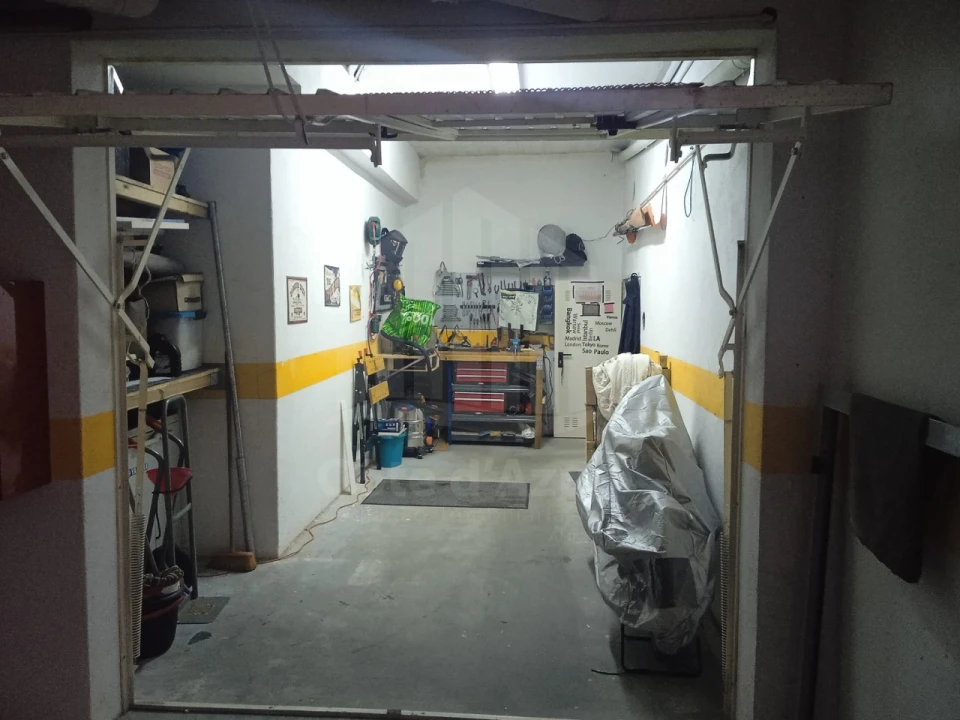 Garagem para Venda em Sesimbra (Castelo) Foto 1