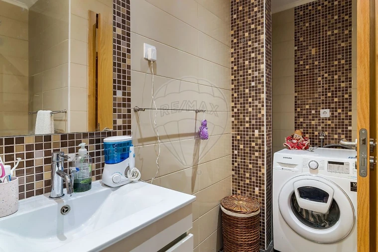 Apartamento T2 para Venda em Santo António dos Cavaleiros e Frielas Foto 9