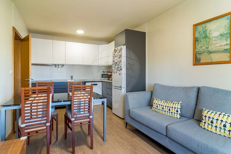 Apartamento T2 para Venda em Santo António dos Cavaleiros e Frielas