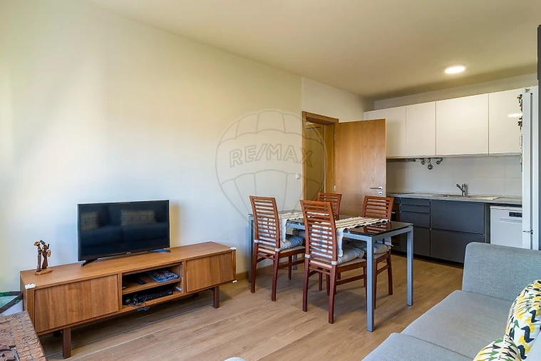 Apartamento T2 para Venda em Santo António dos Cavaleiros e Frielas Foto 2