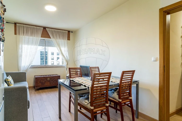 Apartamento T2 para Venda em Santo António dos Cavaleiros e Frielas Foto 3