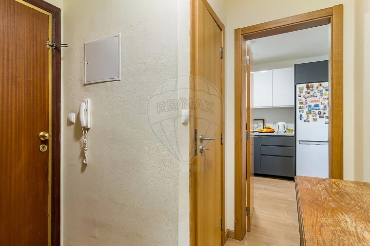 Apartamento T2 para Venda em Santo António dos Cavaleiros e Frielas Foto 10