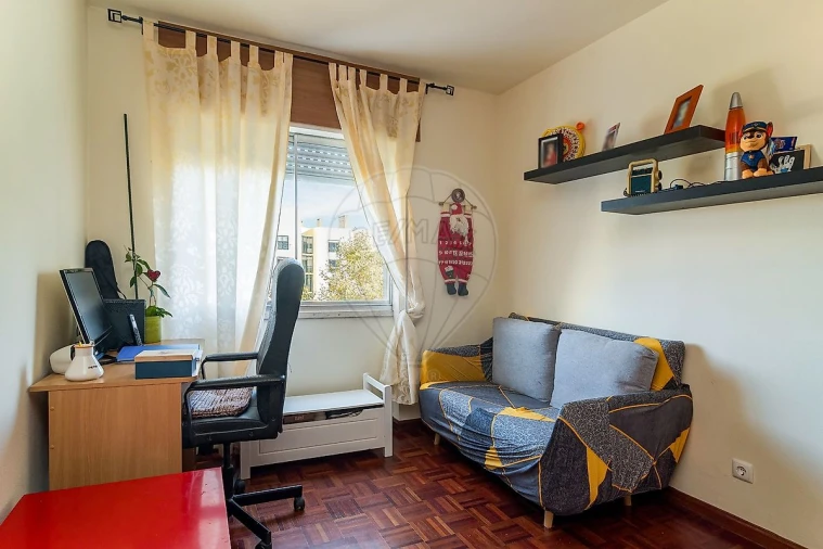 Apartamento T2 para Venda em Santo António dos Cavaleiros e Frielas Foto 6