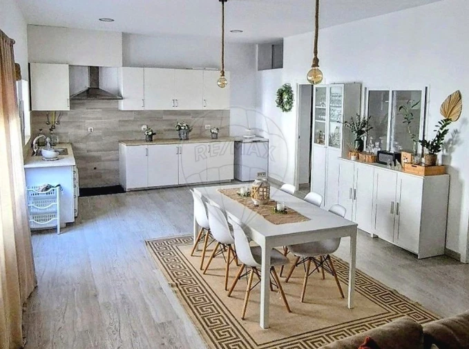 Moradia T7 para Arrendamento em Almeirim Foto 13