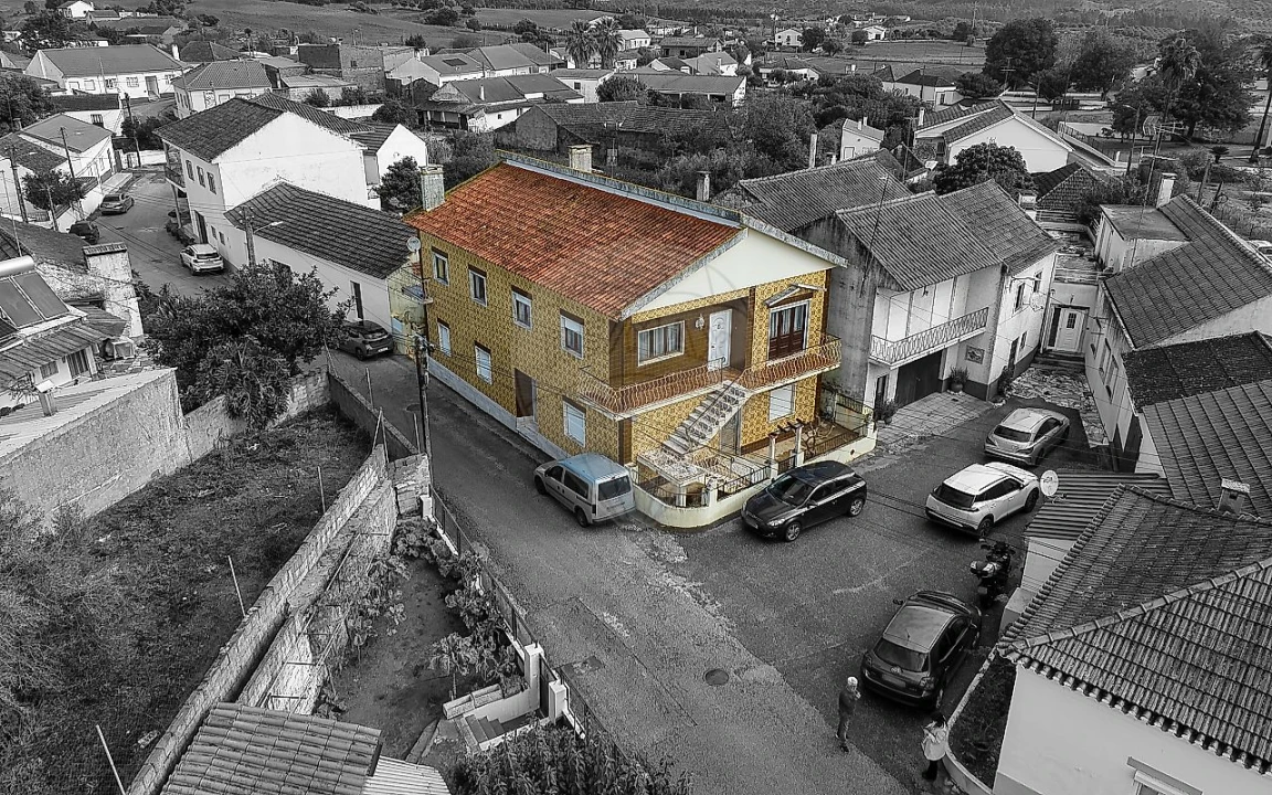 Moradia T5 para Venda em Azoia de Cima e Tremês Foto 1